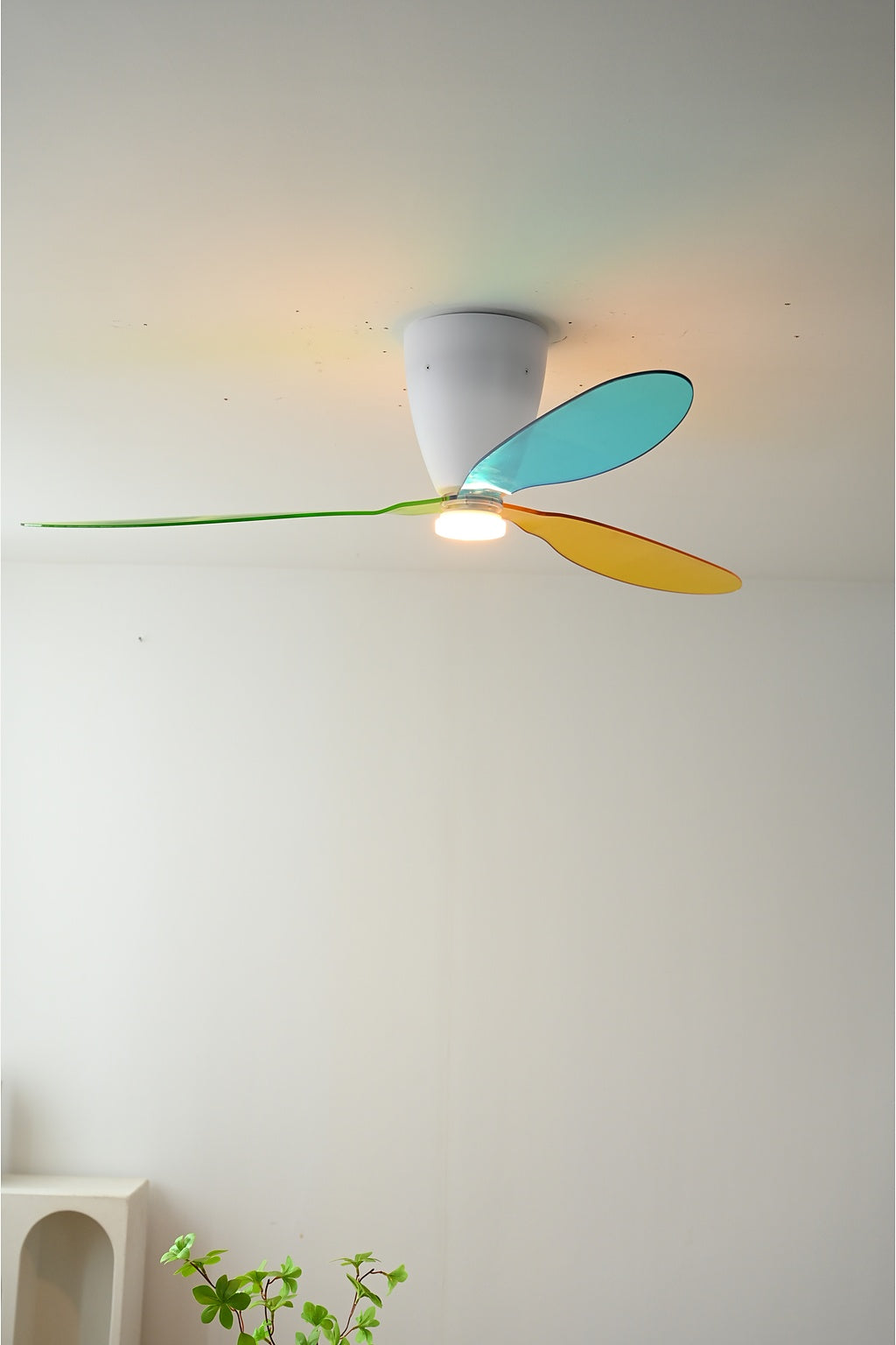
Multicolor Translucent-Blade Ceiling Fan with Light - FAN933-01